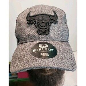 CHICAGO BULLS Ultra Game Grey  Snapback Hat